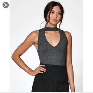 Grey KENDALL & KYLIE choker tank